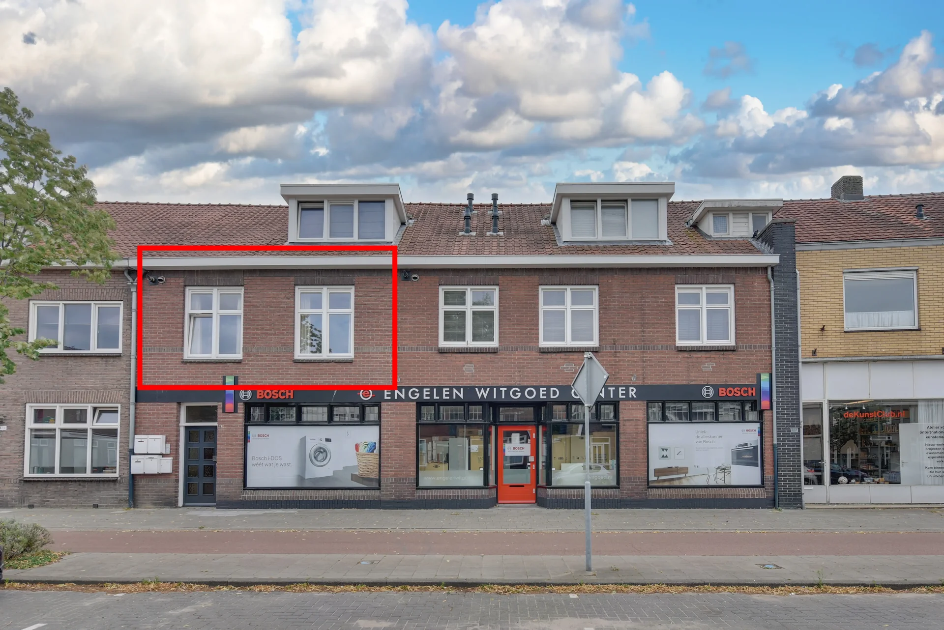 geblurde versie van de foto als achtergrond