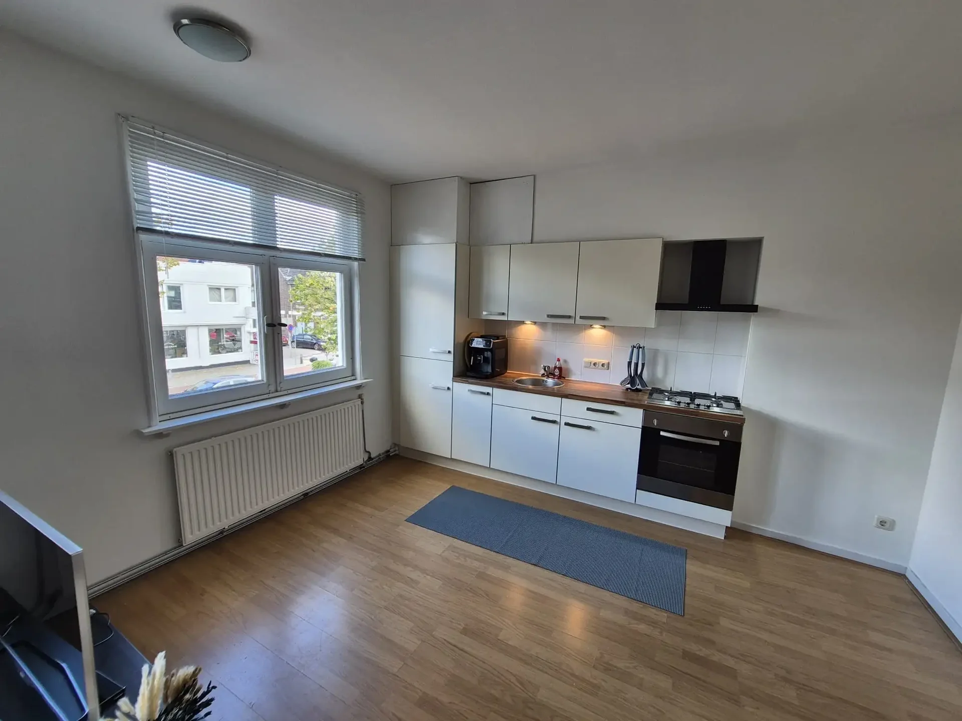 geblurde versie van de foto als achtergrond
