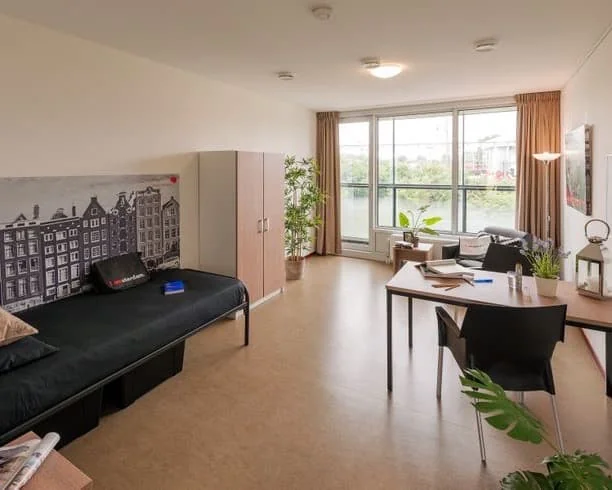 Foto van de Studio gelegen aan de Carolina MacGillavrylaan in Amsterdam