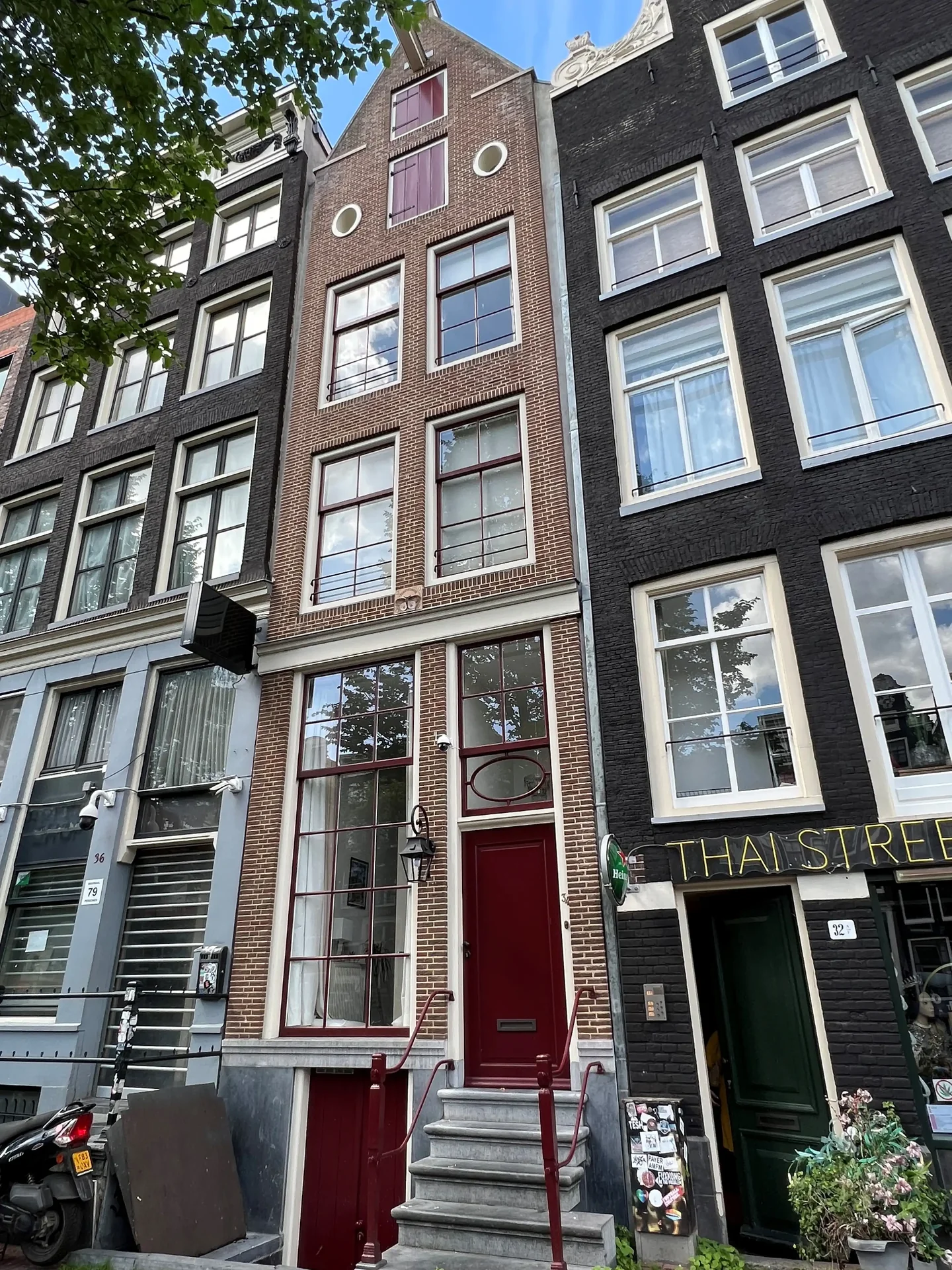 Foto van de Appartement gelegen aan de Oudezijds Voorburgwal in Amsterdam