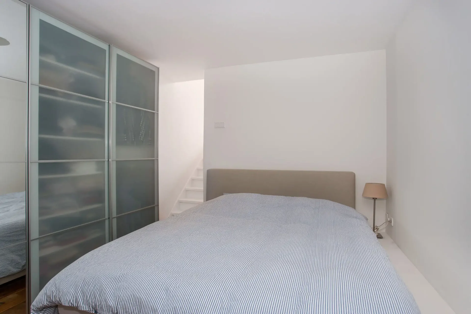 Foto van de Appartement gelegen aan de Oudezijds Voorburgwal in Amsterdam