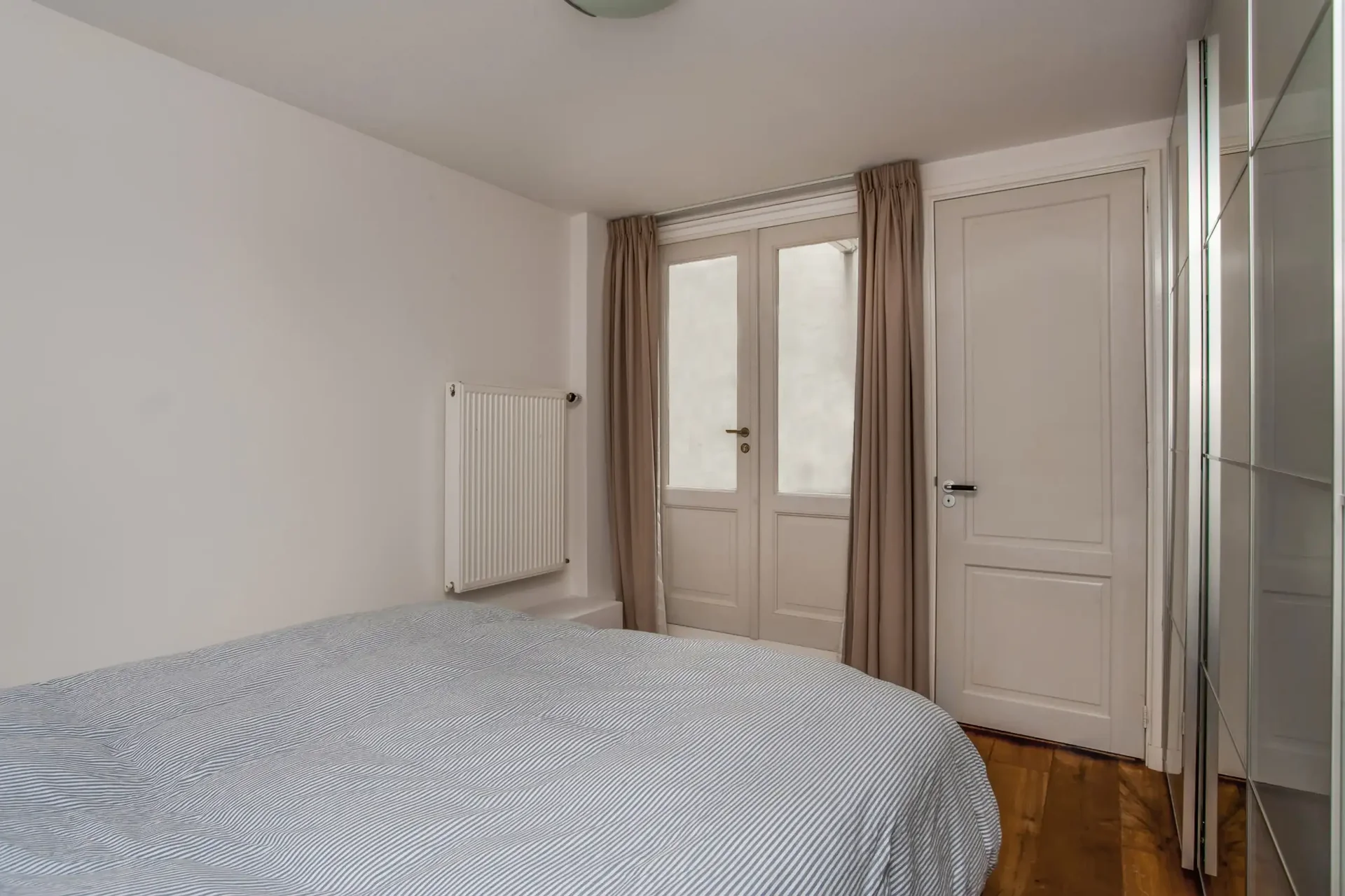 Foto van de Appartement gelegen aan de Oudezijds Voorburgwal in Amsterdam