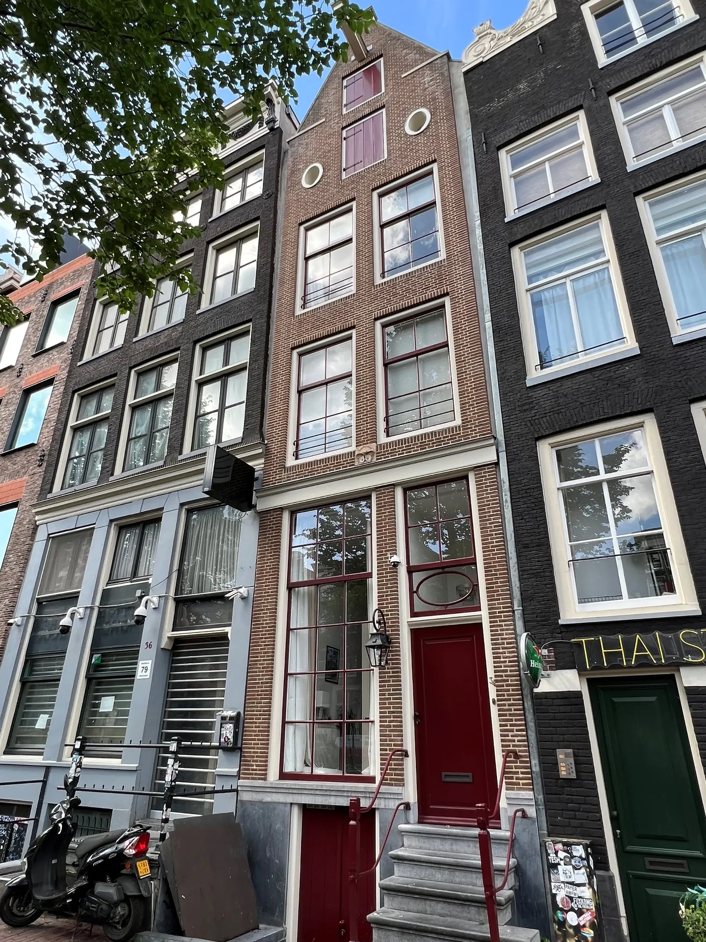 Foto van de Appartement gelegen aan de Oudezijds Voorburgwal in Amsterdam