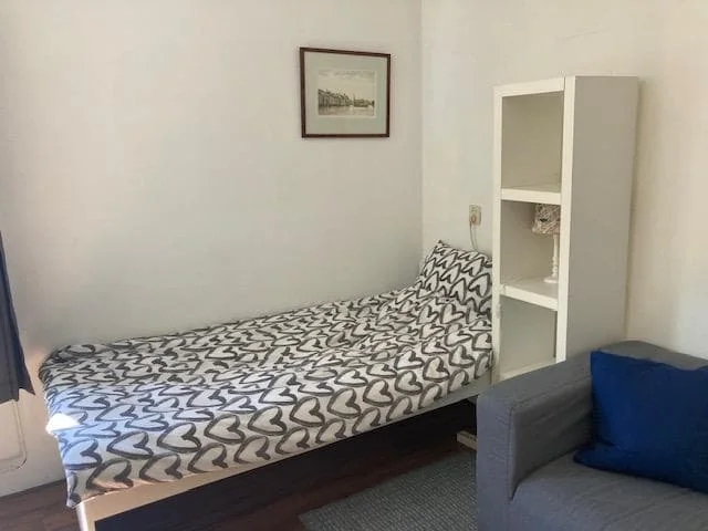 Foto van de Kamer gelegen aan de Jan van Riebeekstraat in Den Haag