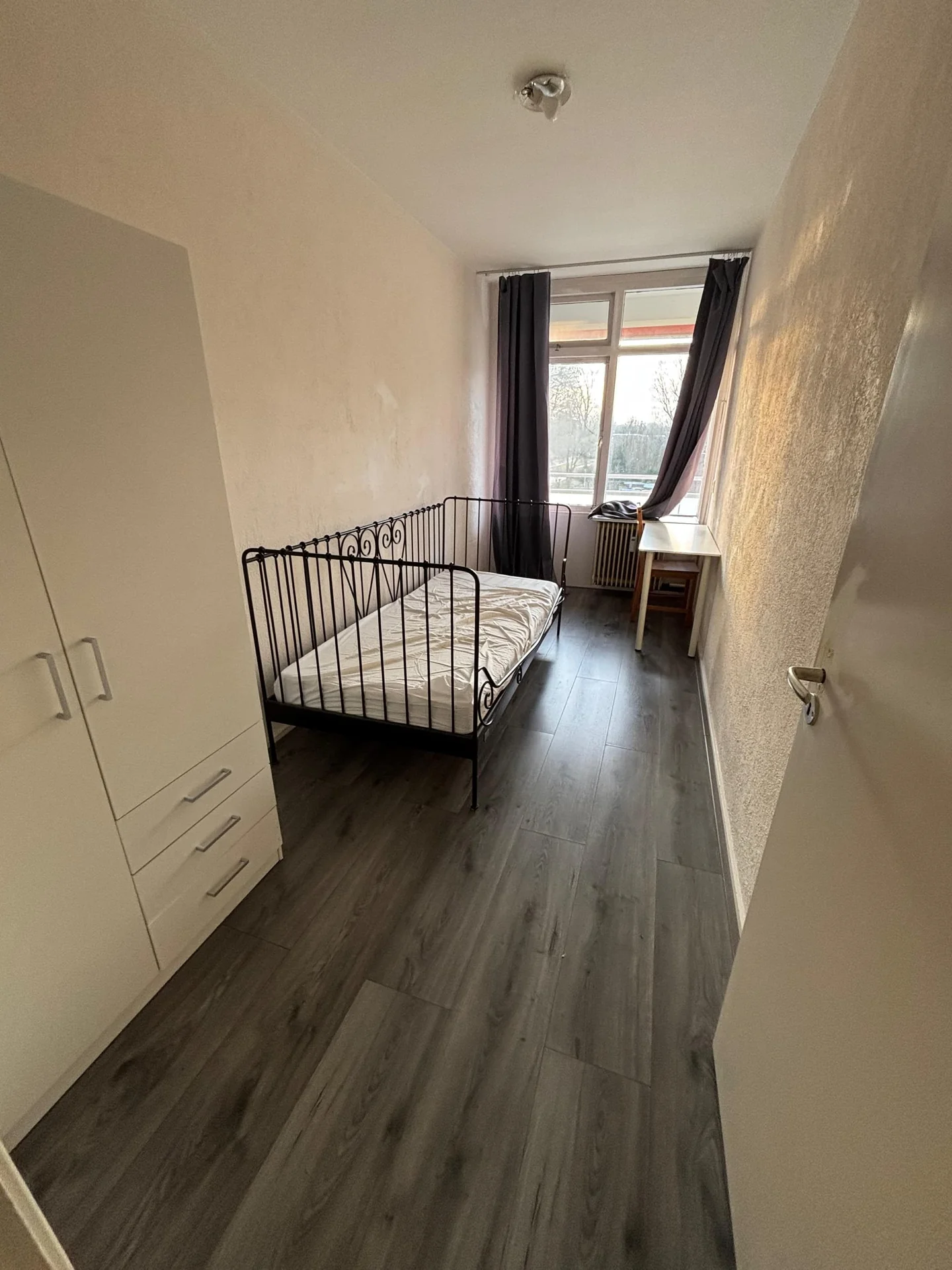 Foto van de Kamer gelegen aan de Van der Helmstraat in Rotterdam