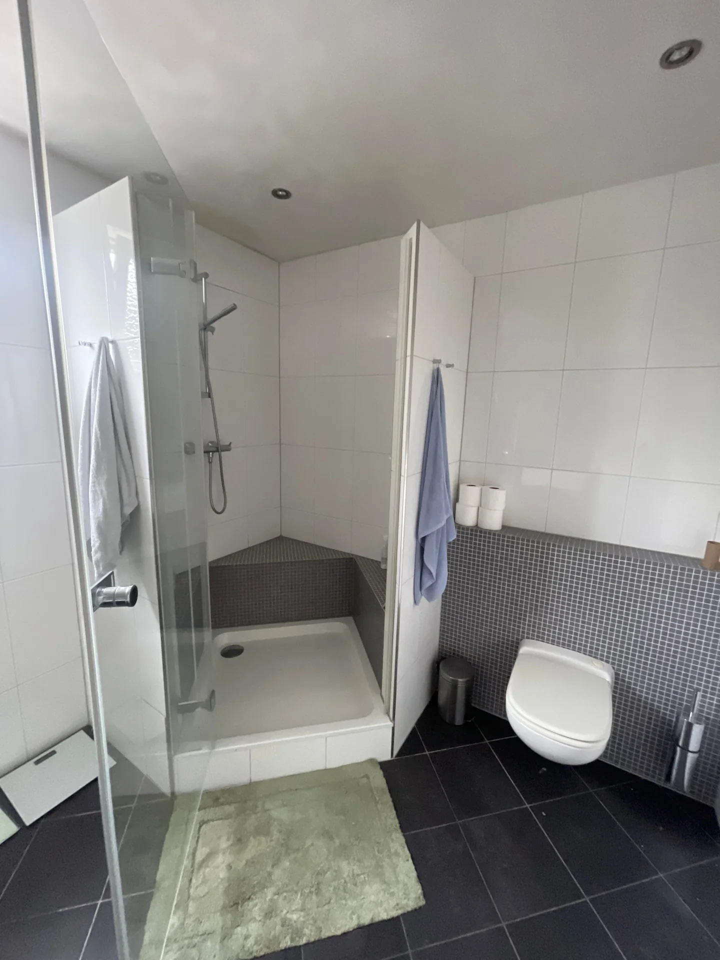Foto van de Kamer gelegen aan de Verlengde Hereweg in Groningen