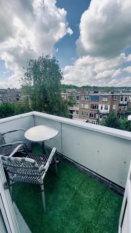 geblurde versie van de foto als achtergrond