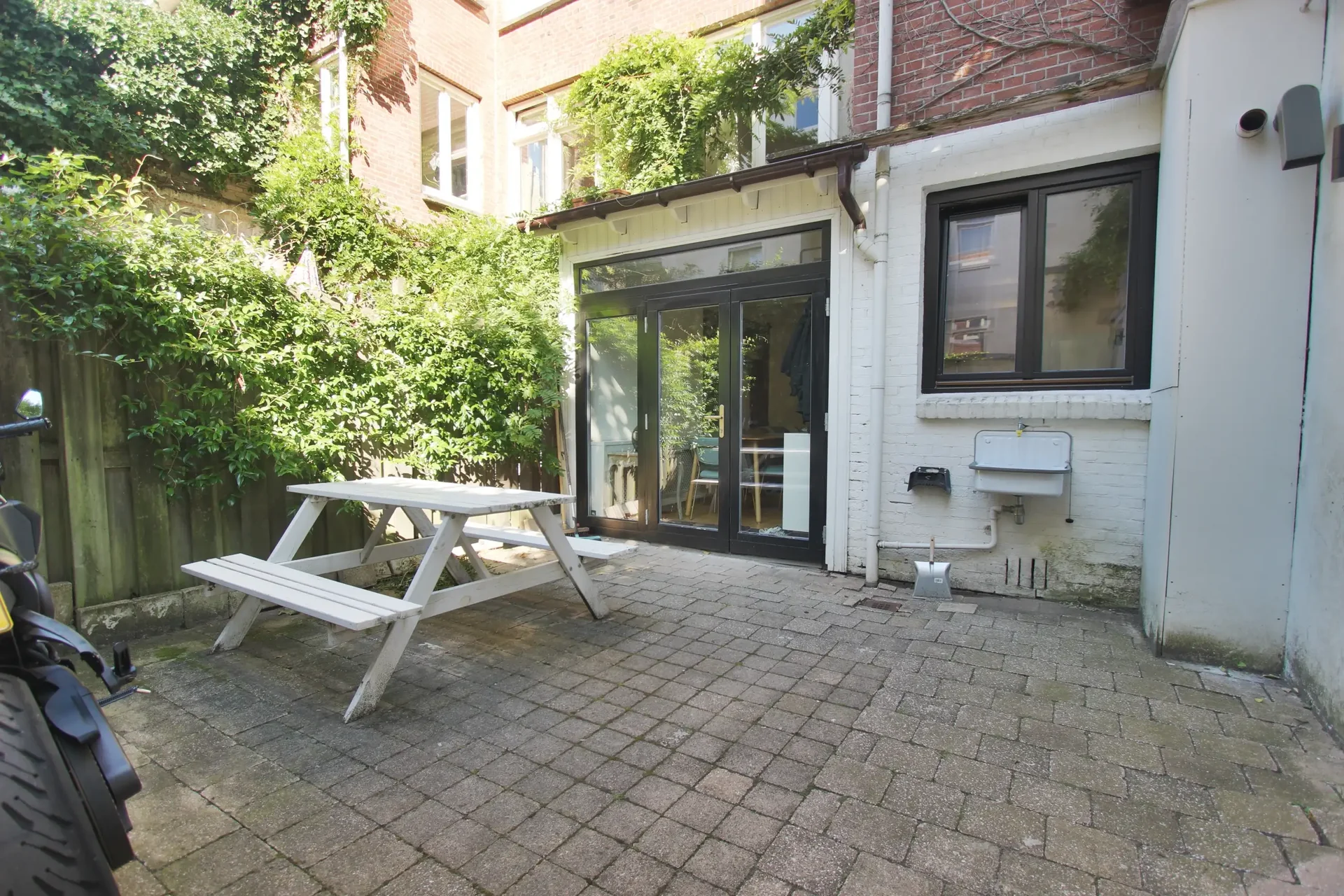 Foto van de Appartement gelegen aan de Tuinstraat in Amsterdam