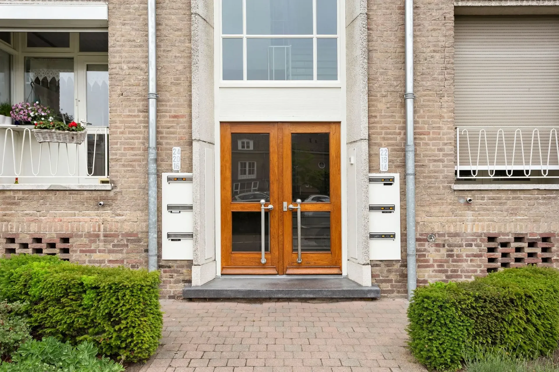 geblurde versie van de foto als achtergrond
