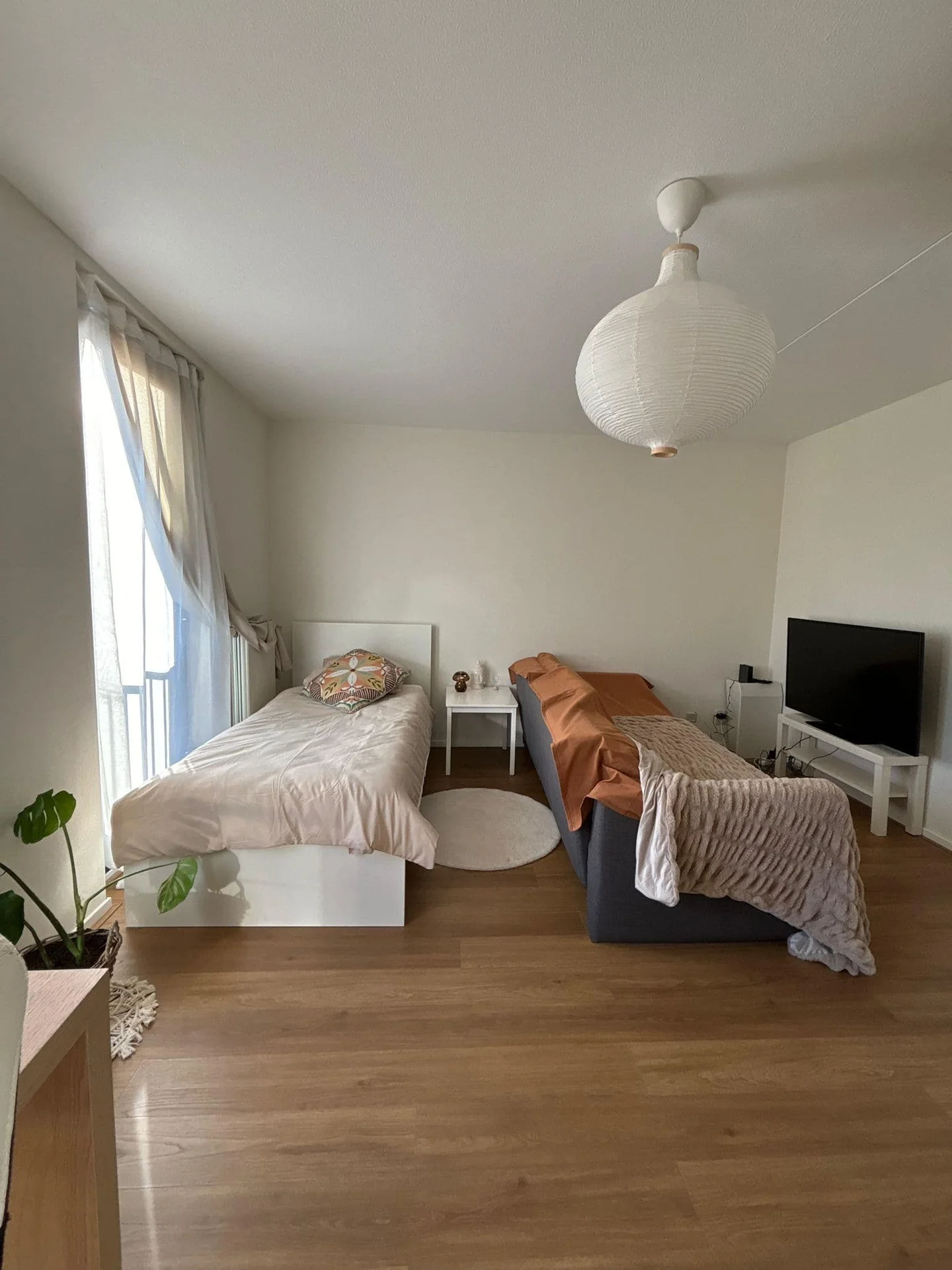 Foto van de Kamer gelegen aan de Mattenbiesstraat in Amsterdam