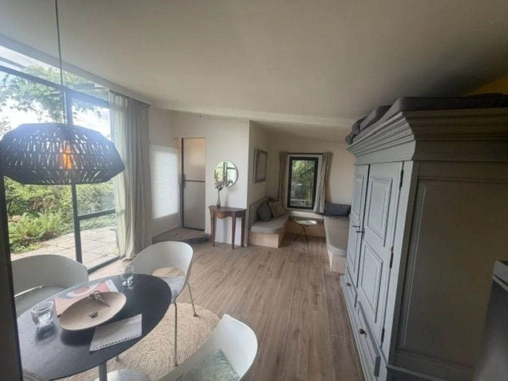geblurde versie van de foto als achtergrond