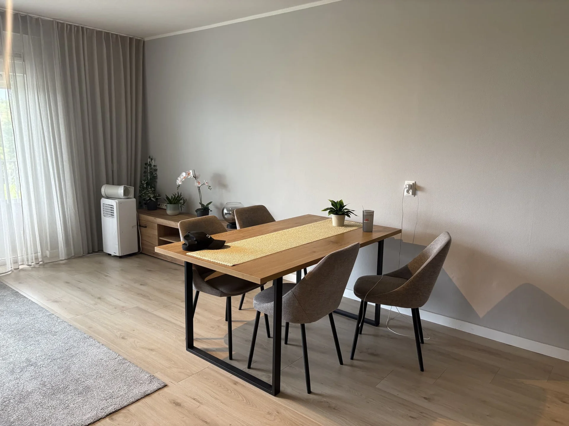 geblurde versie van de foto als achtergrond