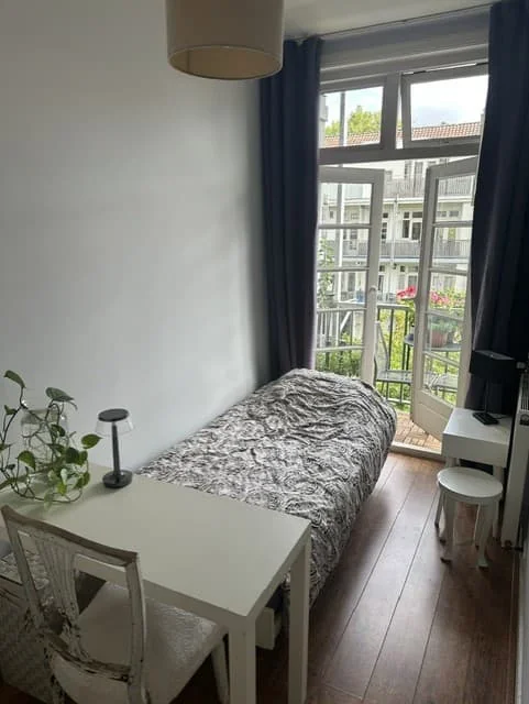 Foto van de Kamer gelegen aan de Reinier Claeszenstraat in Amsterdam