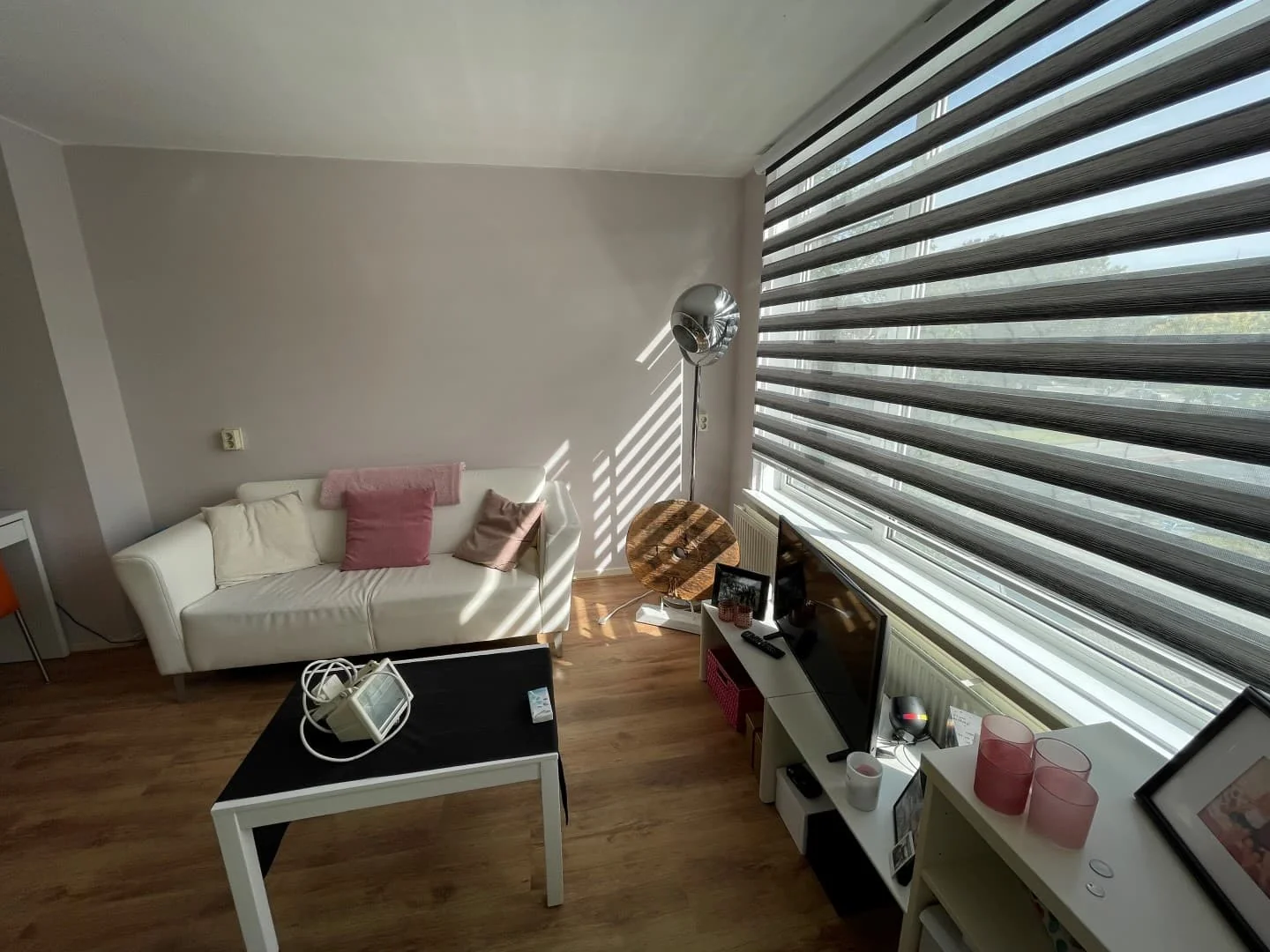 geblurde versie van de foto als achtergrond