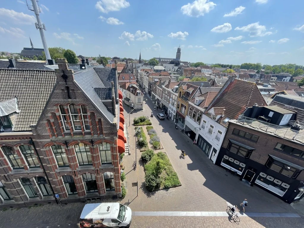 geblurde versie van de foto als achtergrond