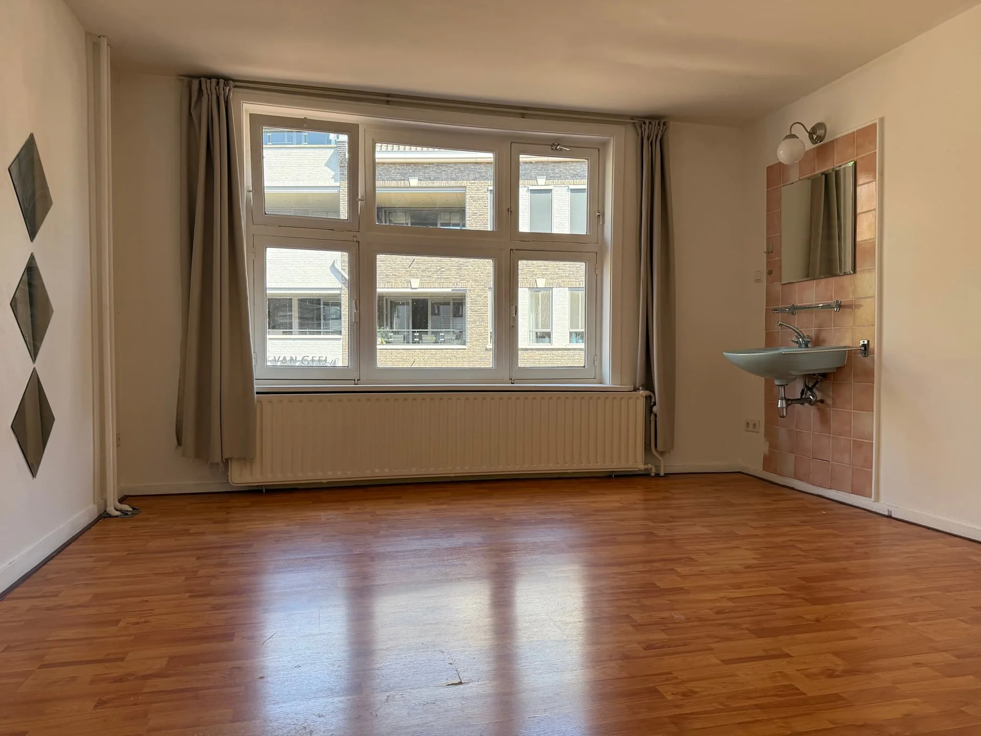 geblurde versie van de foto als achtergrond