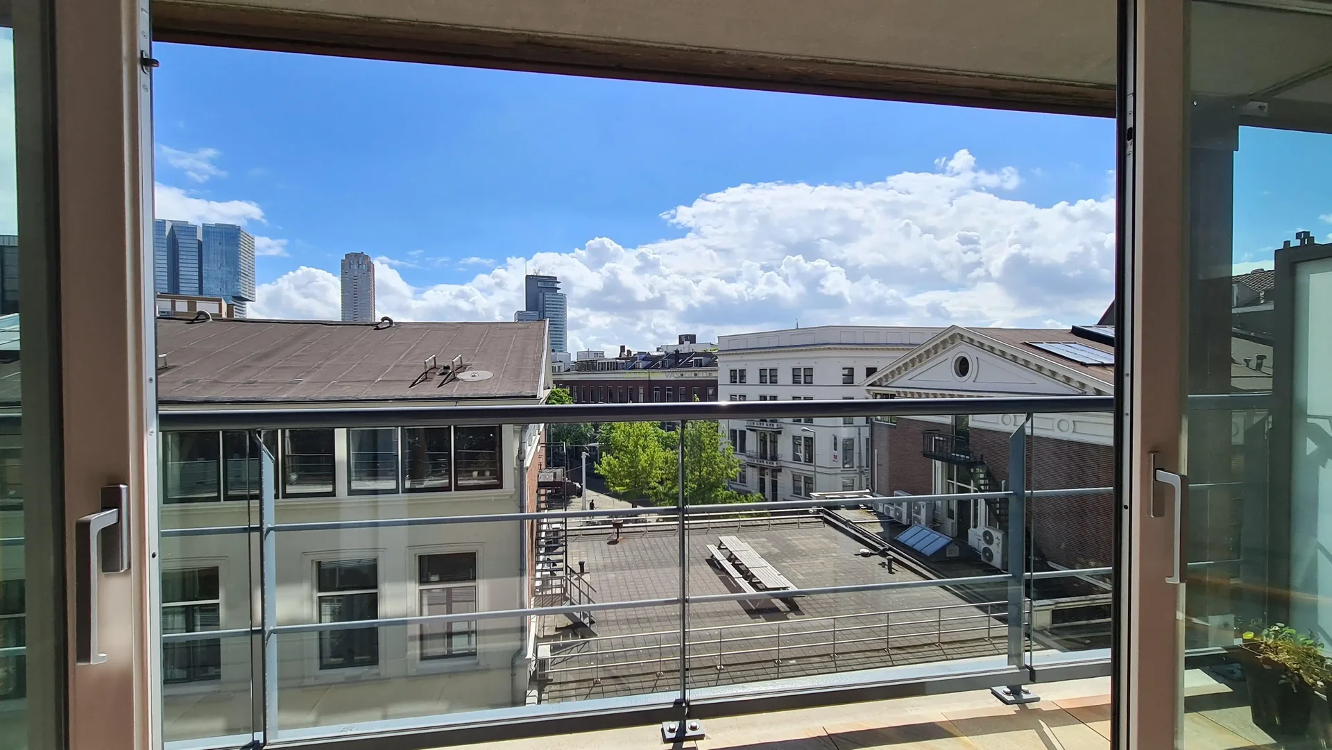 Foto van de Appartement gelegen aan de Houtlaan in Rotterdam