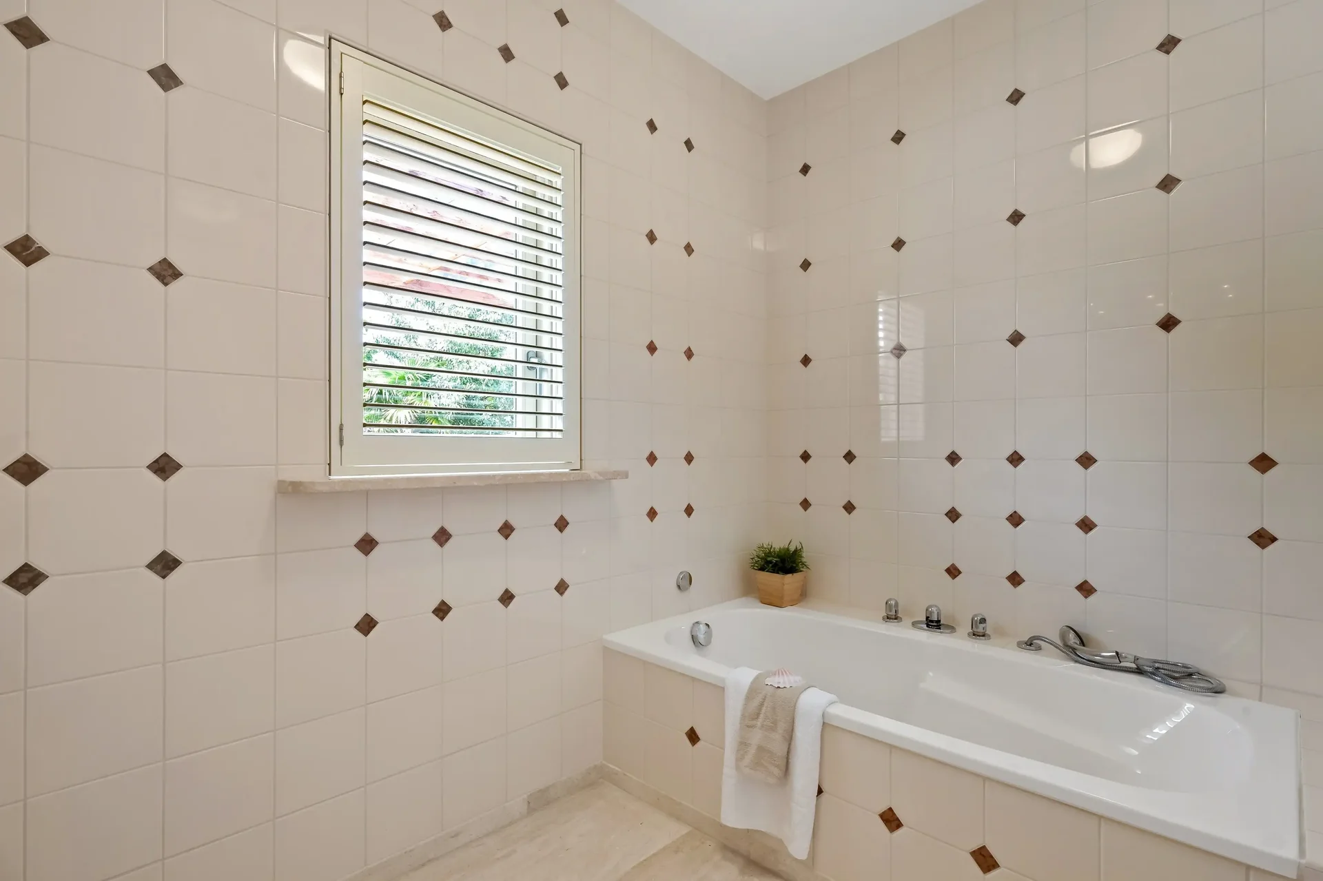 Foto van de Appartement gelegen aan de Johan Watelerpad in Den Haag