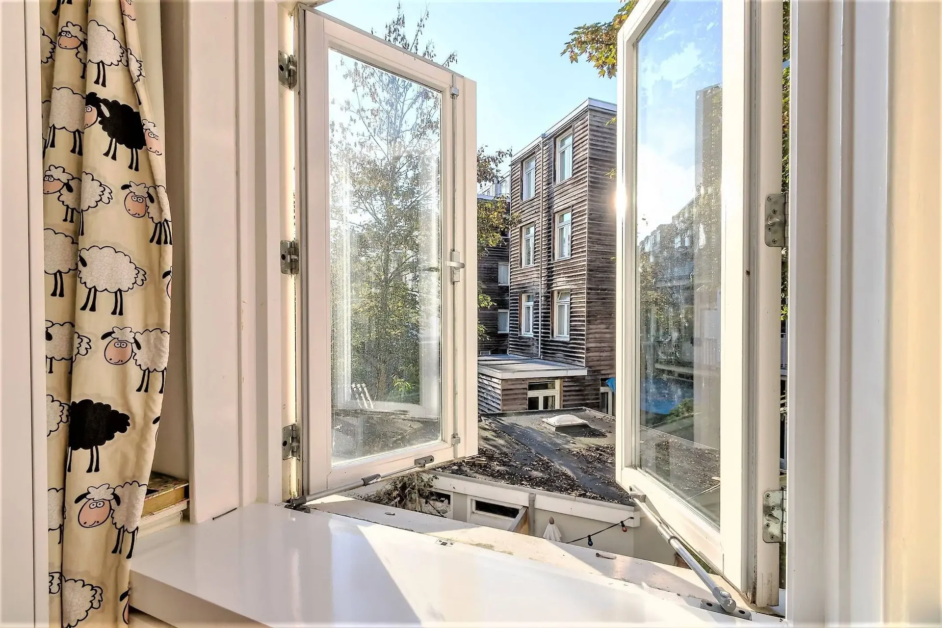 Foto van de Appartement gelegen aan de Steve Bikoplein in Amsterdam