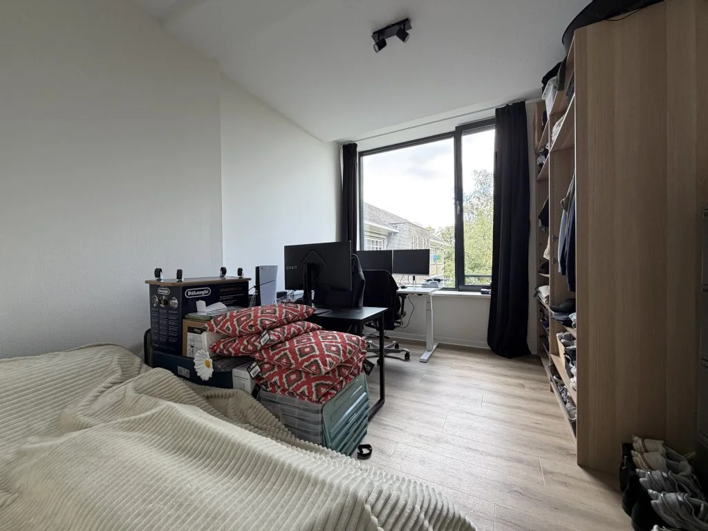 geblurde versie van de foto als achtergrond