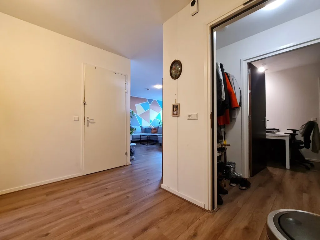 geblurde versie van de foto als achtergrond