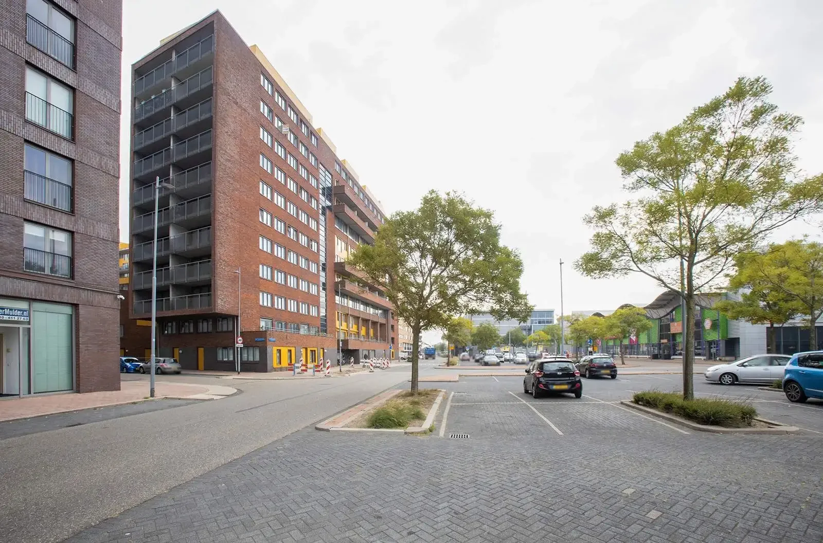 geblurde versie van de foto als achtergrond