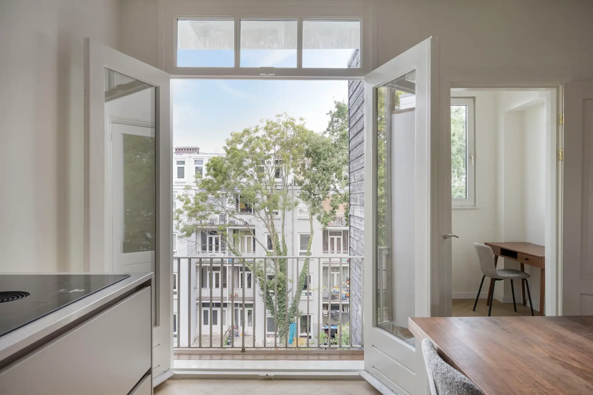 Foto van de Appartement gelegen aan de Jacob van Lennepkade in Amsterdam