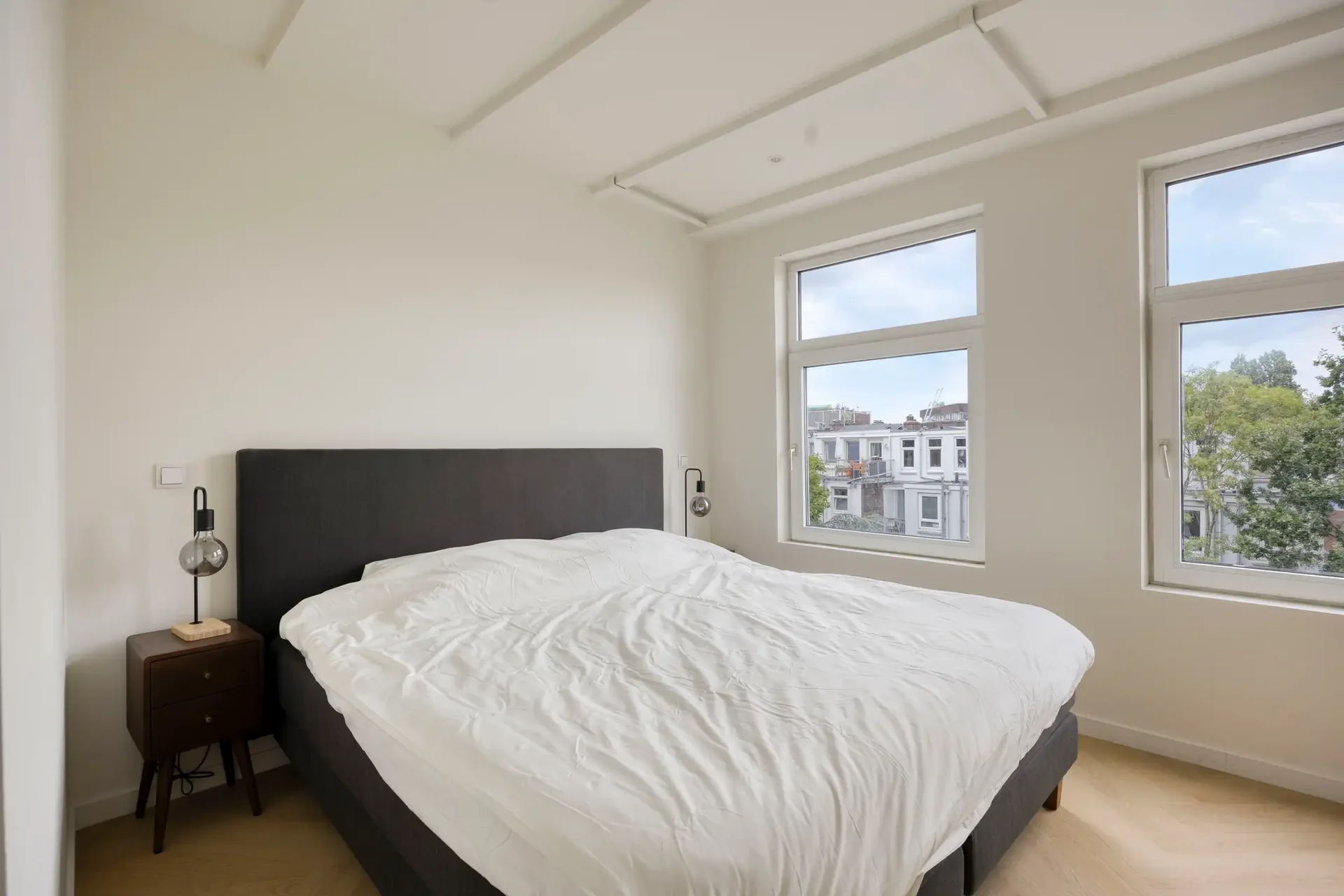 Foto van de Appartement gelegen aan de Jacob van Lennepkade in Amsterdam