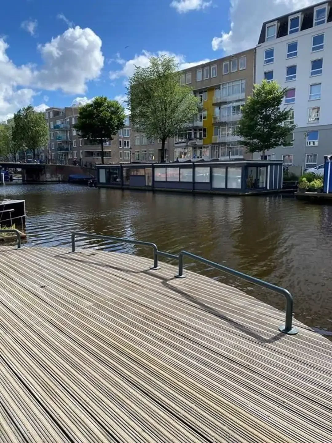 Foto van de Appartement gelegen aan de Bilderdijkkade in Amsterdam