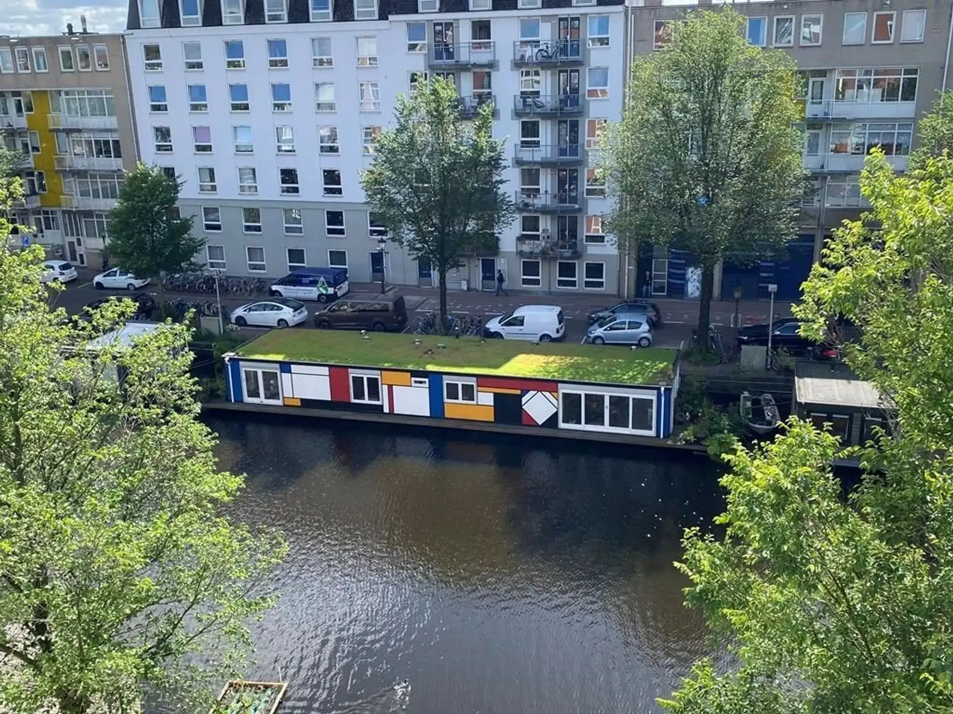 Foto van de Appartement gelegen aan de Bilderdijkkade in Amsterdam