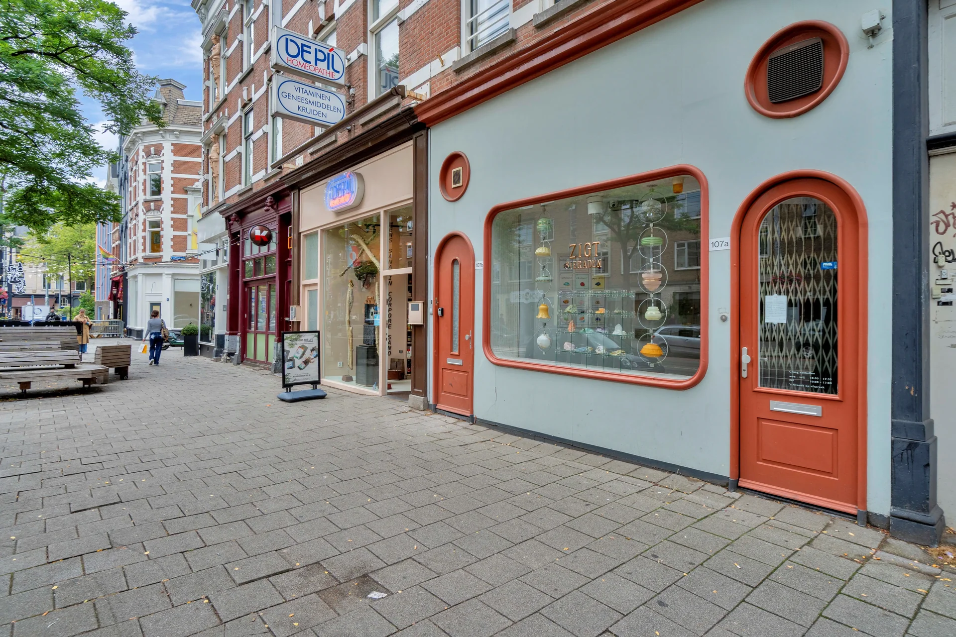 geblurde versie van de foto als achtergrond