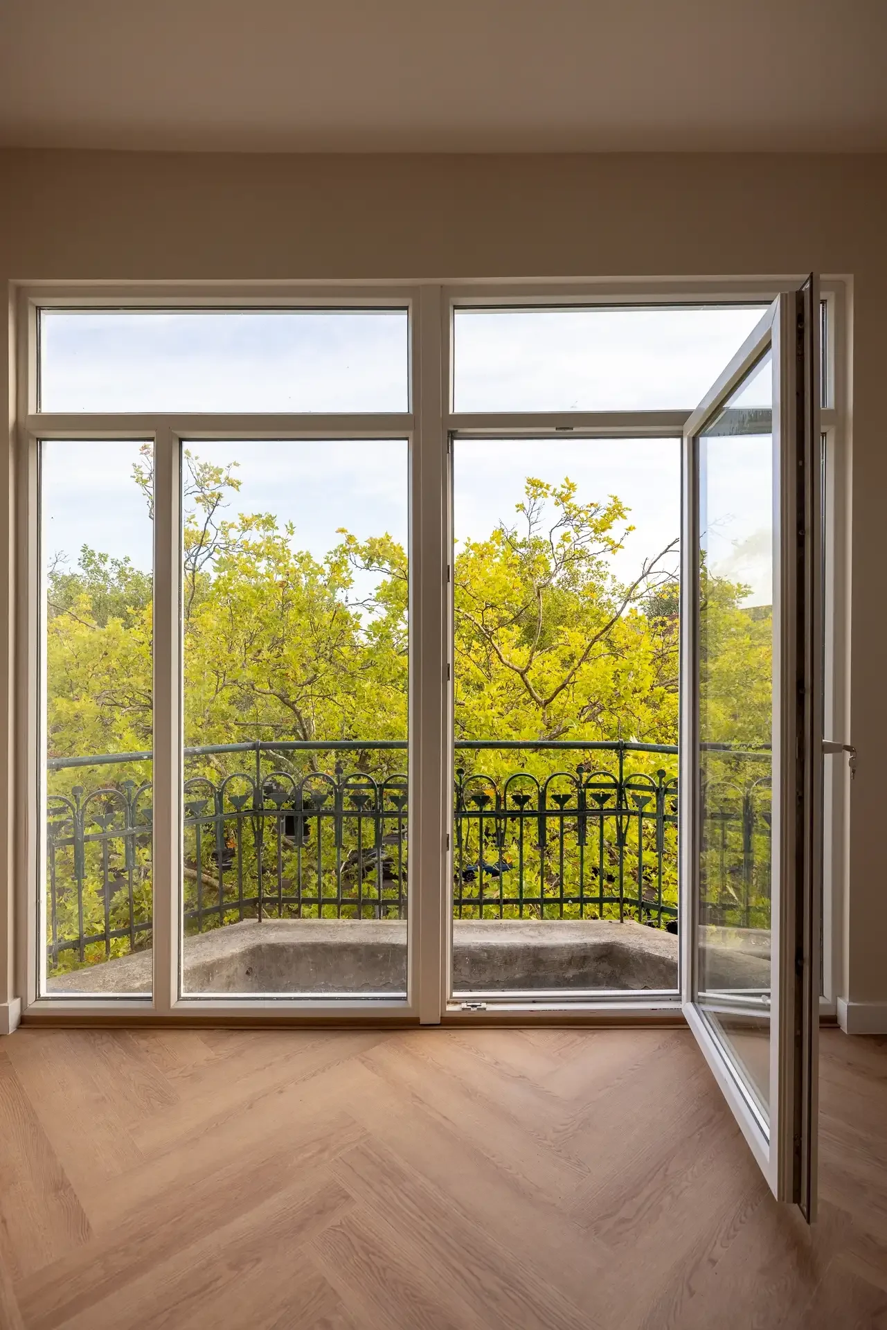 Foto van de Appartement gelegen aan de Mathenesserlaan in Rotterdam