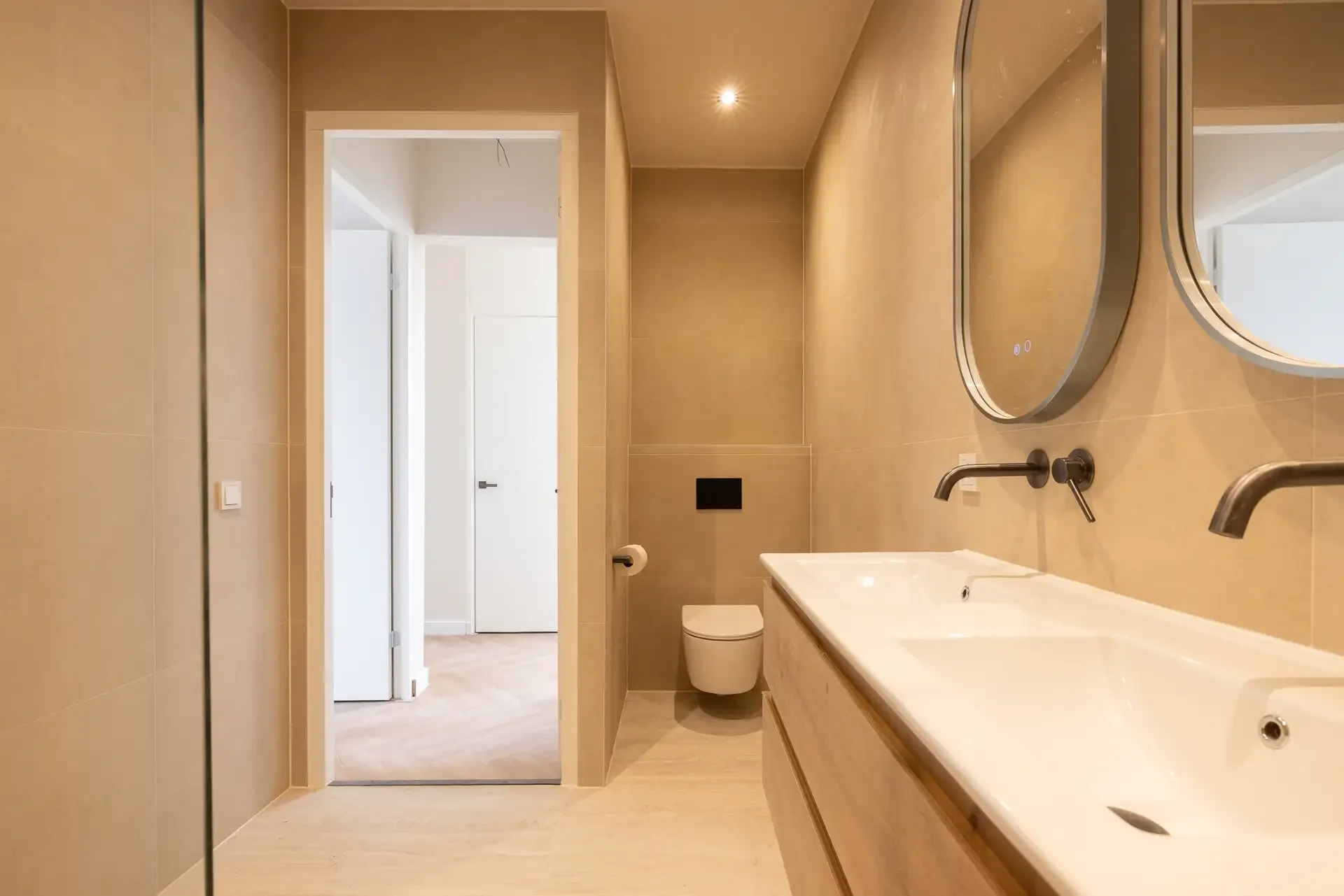 Foto van de Appartement gelegen aan de Mathenesserlaan in Rotterdam