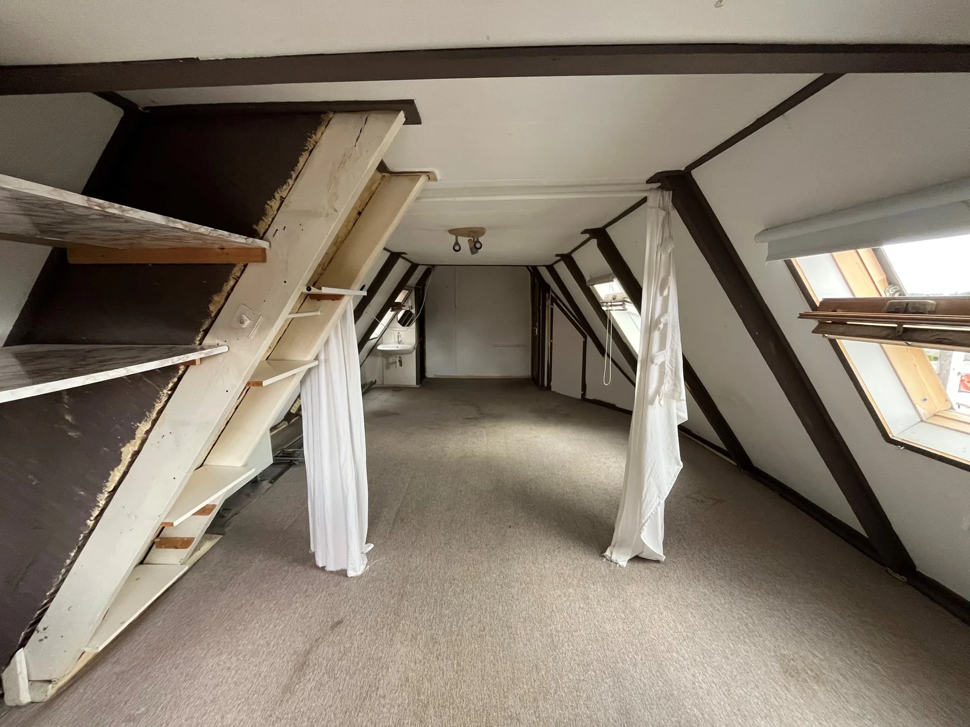 Foto van de Kamer gelegen aan de Spilsluizen in Groningen