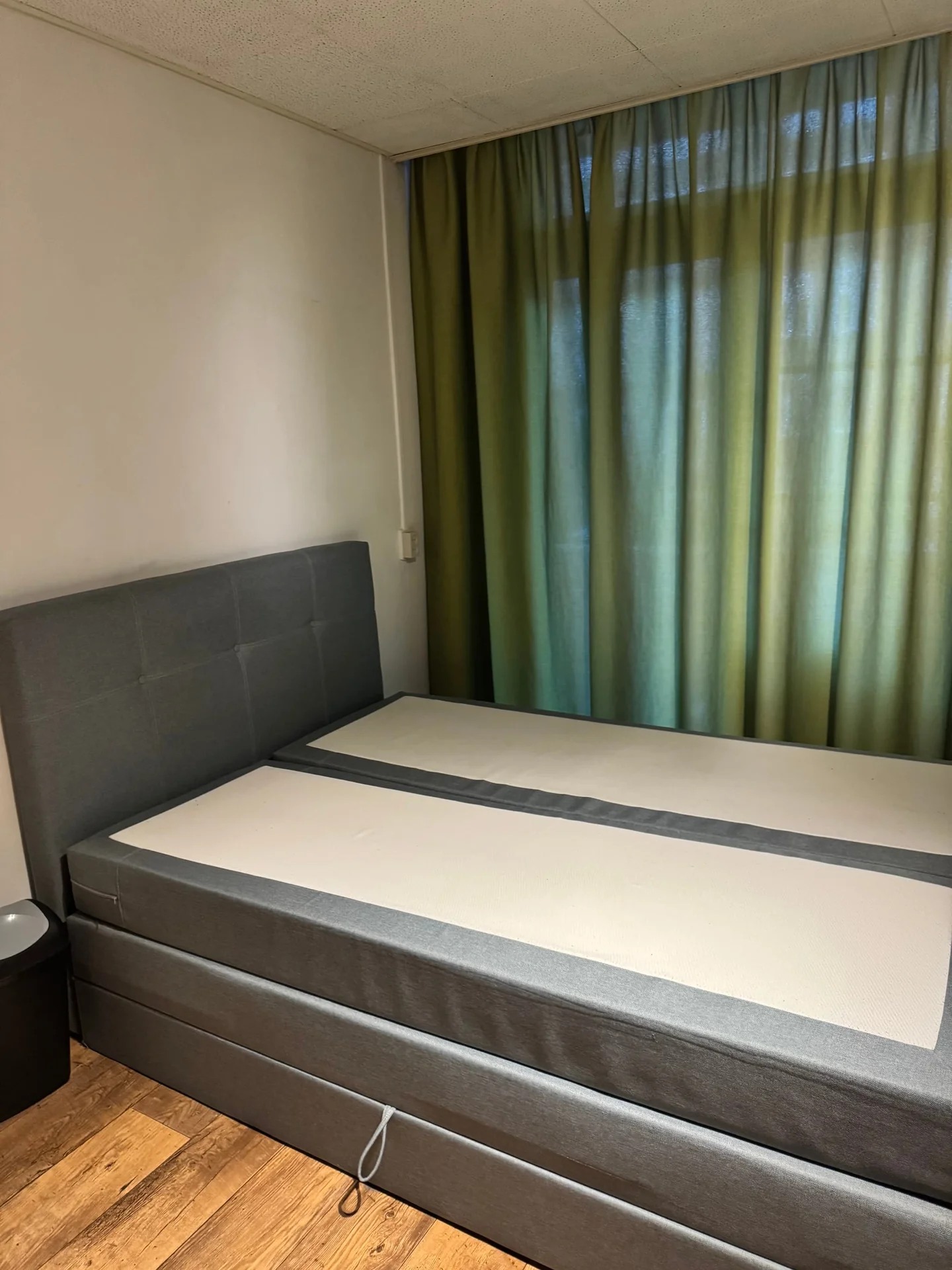 Foto van de Kamer gelegen aan de Waverstraat in Amsterdam