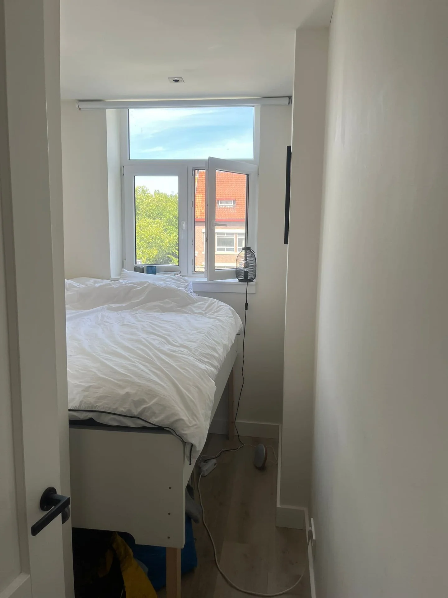 Foto van de Kamer gelegen aan de Mathenesserweg in Rotterdam