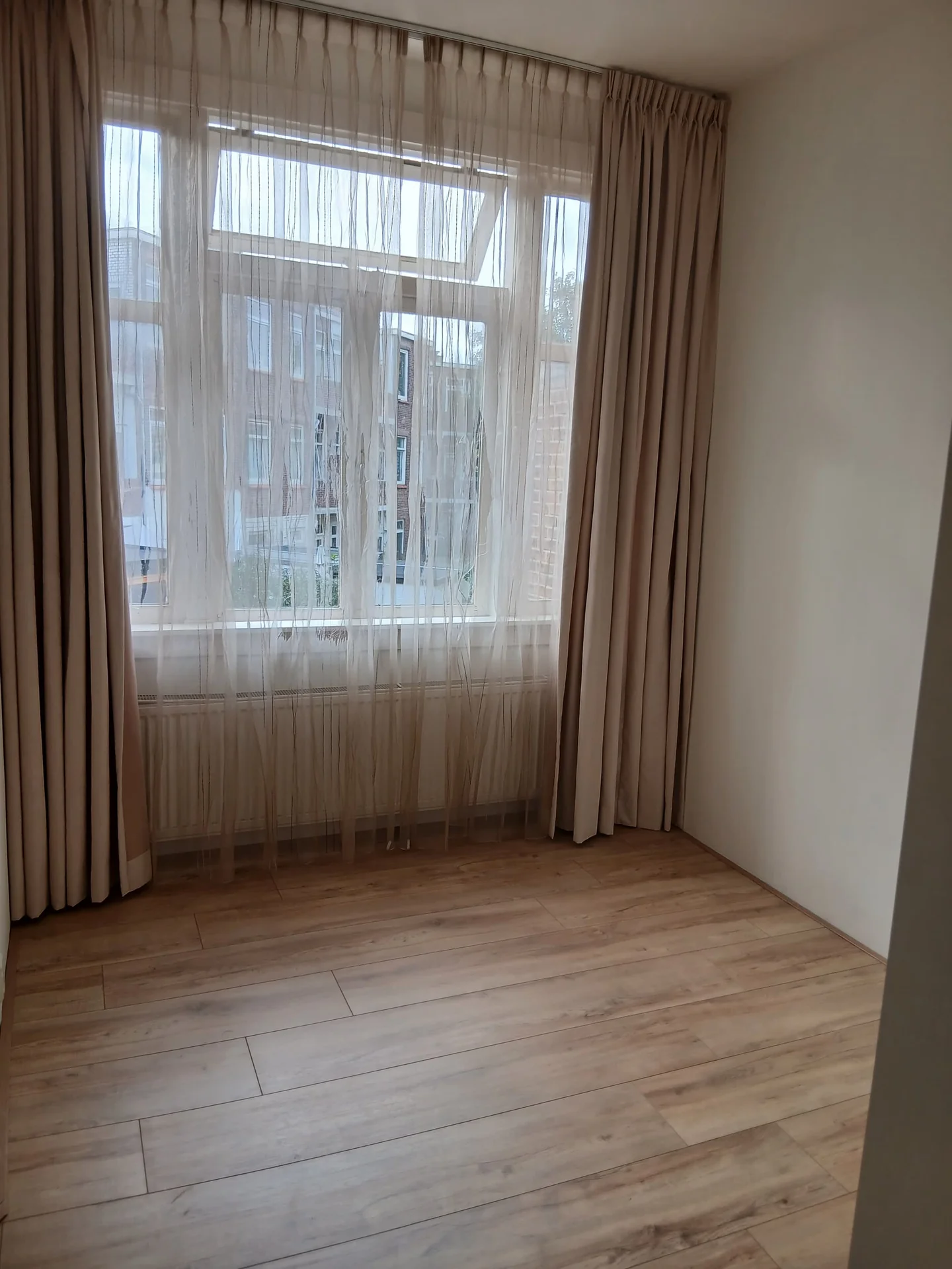 Foto van de Kamer gelegen aan de Lunterenstraat in Den Haag