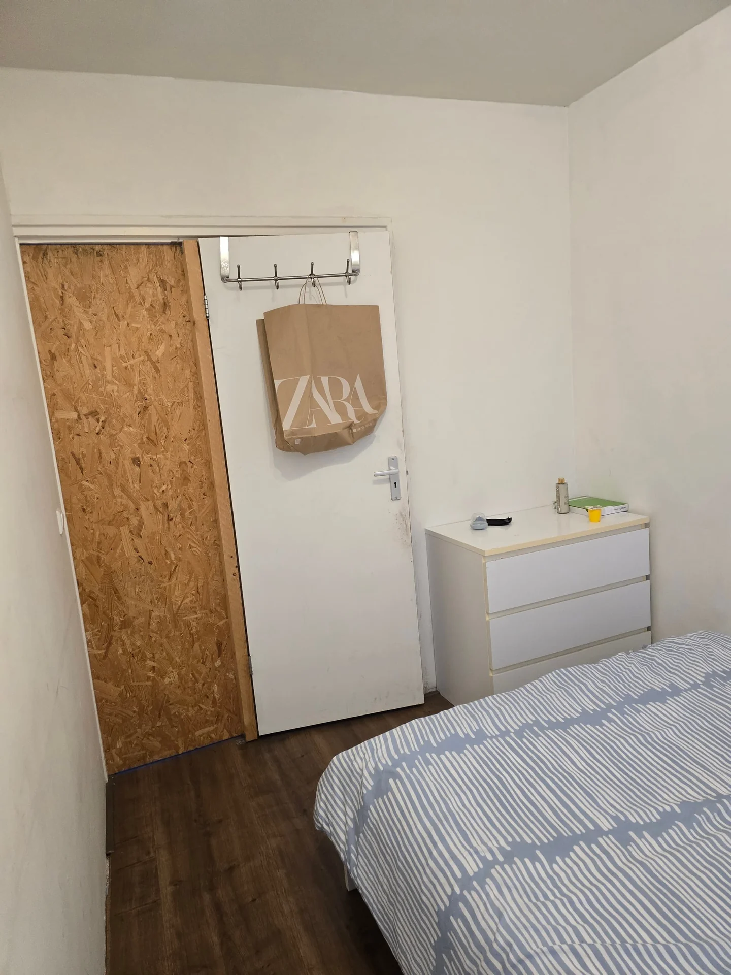Foto van de Kamer gelegen aan de Leenhofstraat in Amsterdam
