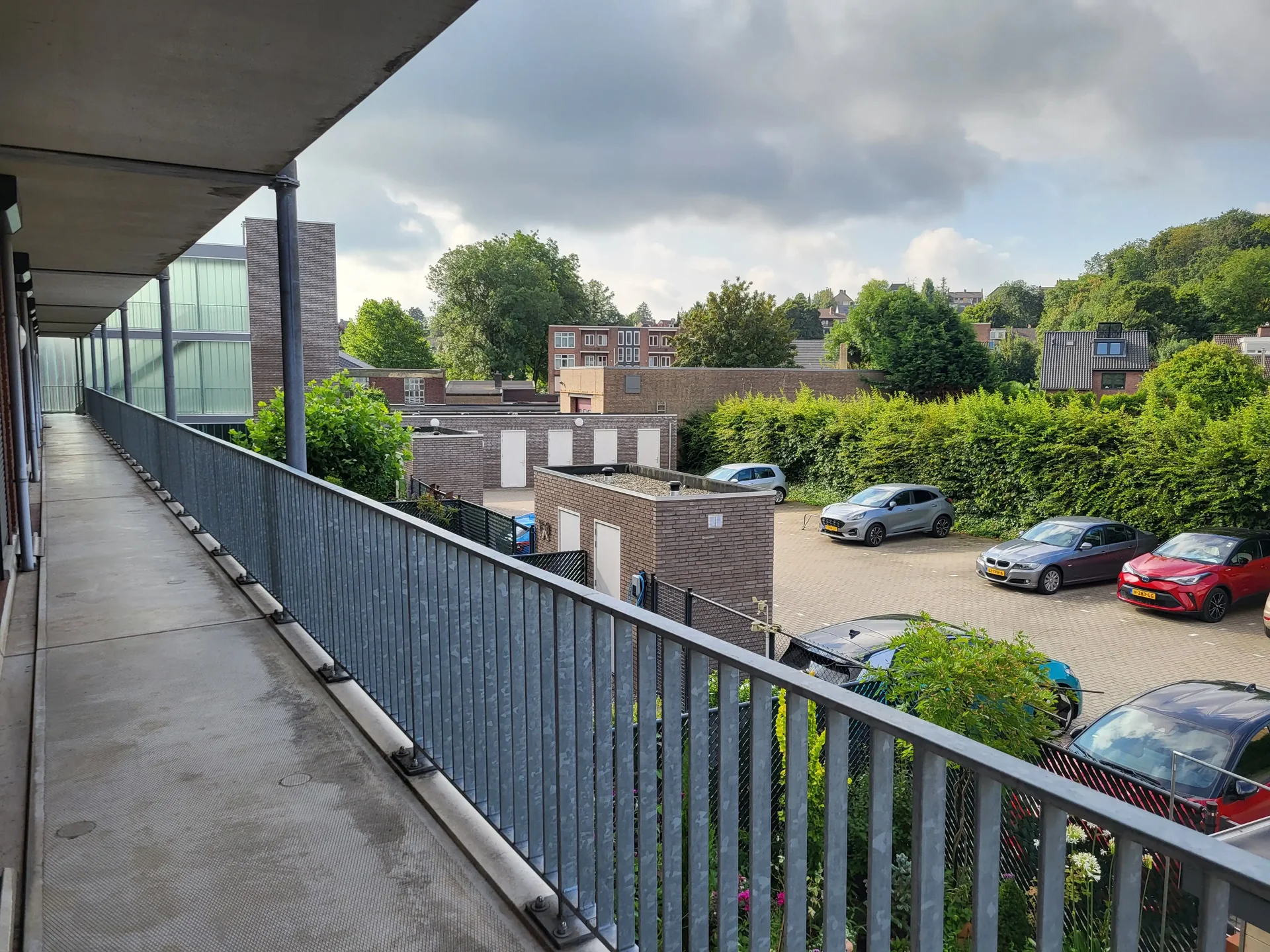 geblurde versie van de foto als achtergrond