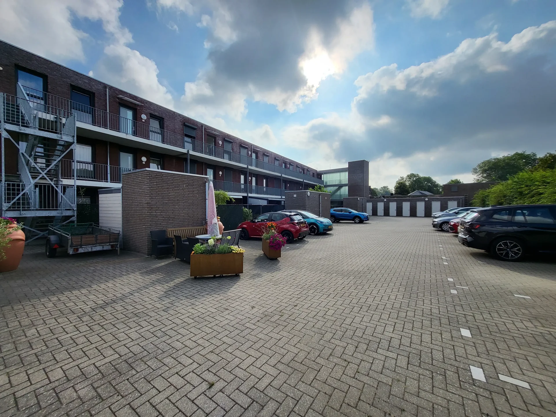 geblurde versie van de foto als achtergrond