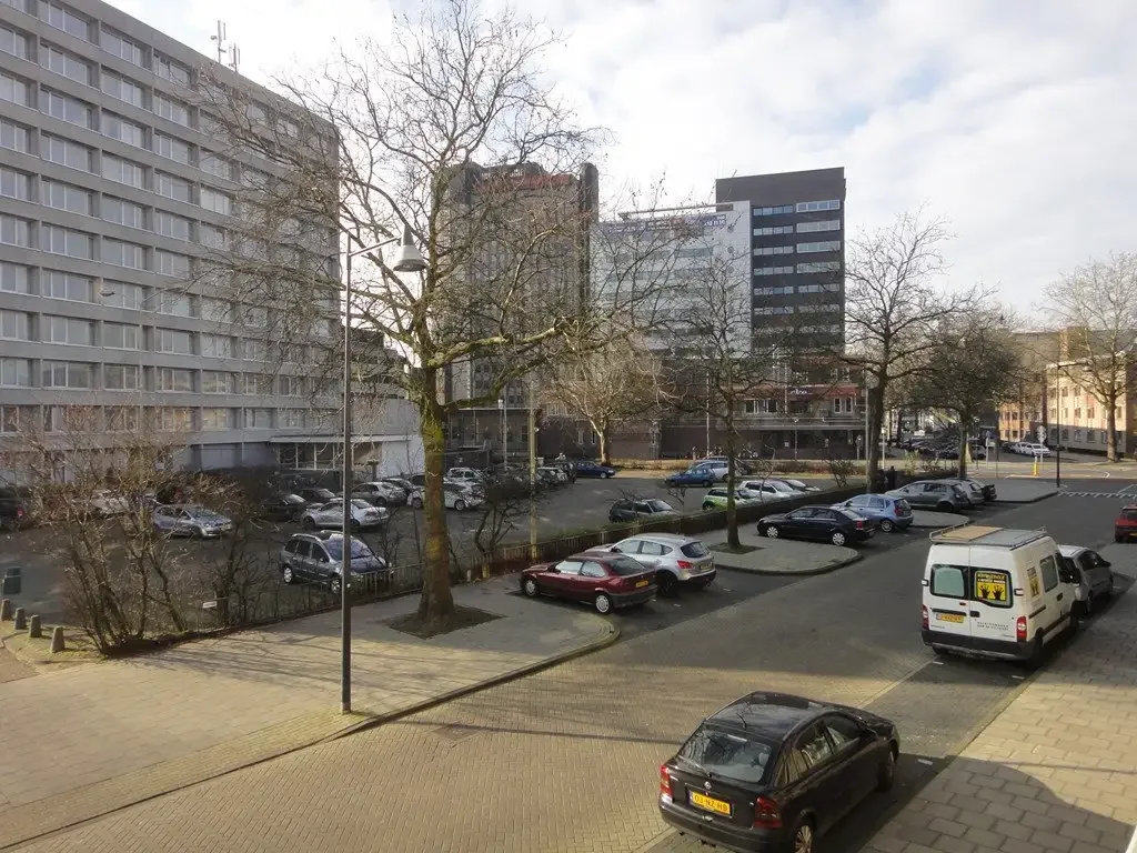 geblurde versie van de foto als achtergrond