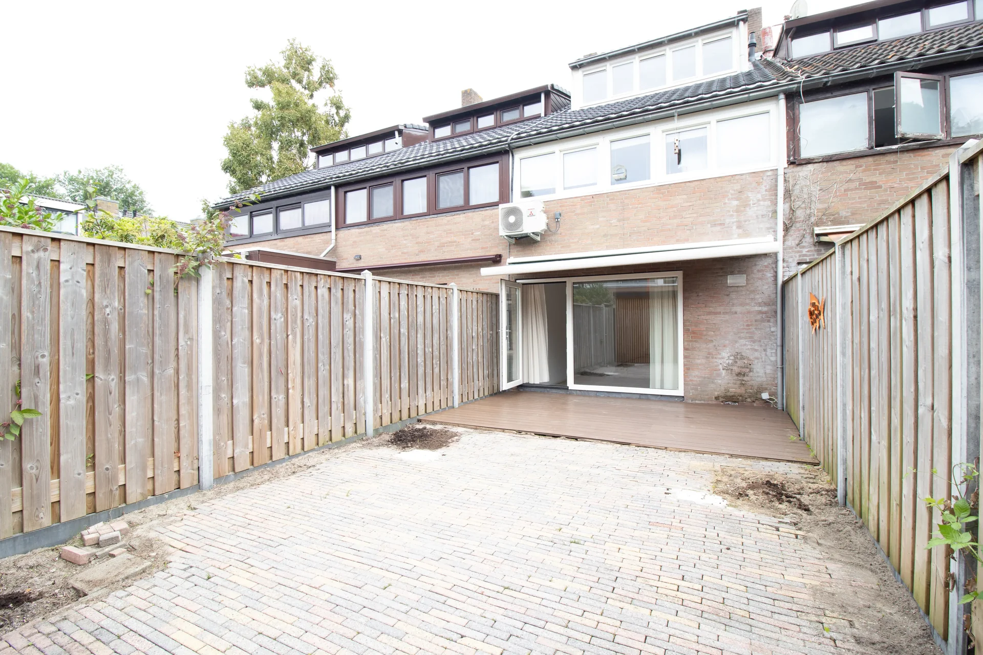 geblurde versie van de foto als achtergrond