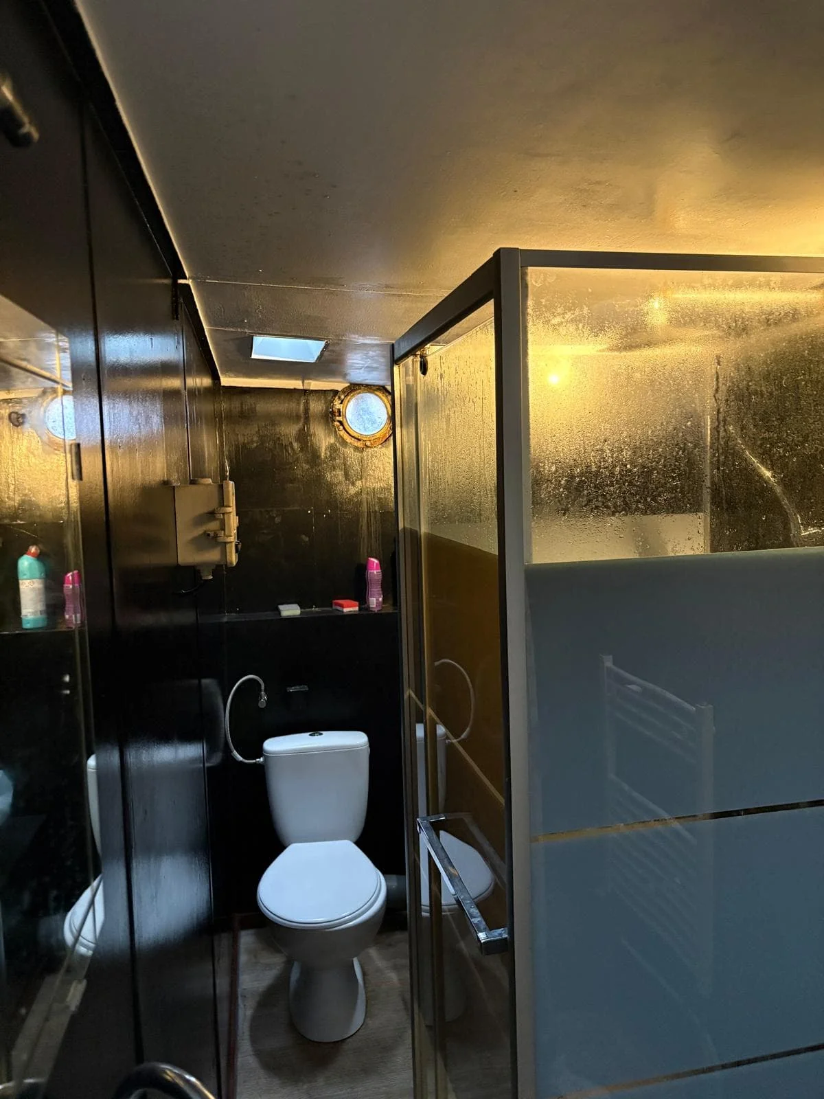 Foto van de Kamer gelegen aan de Louis Pregerkade in Rotterdam