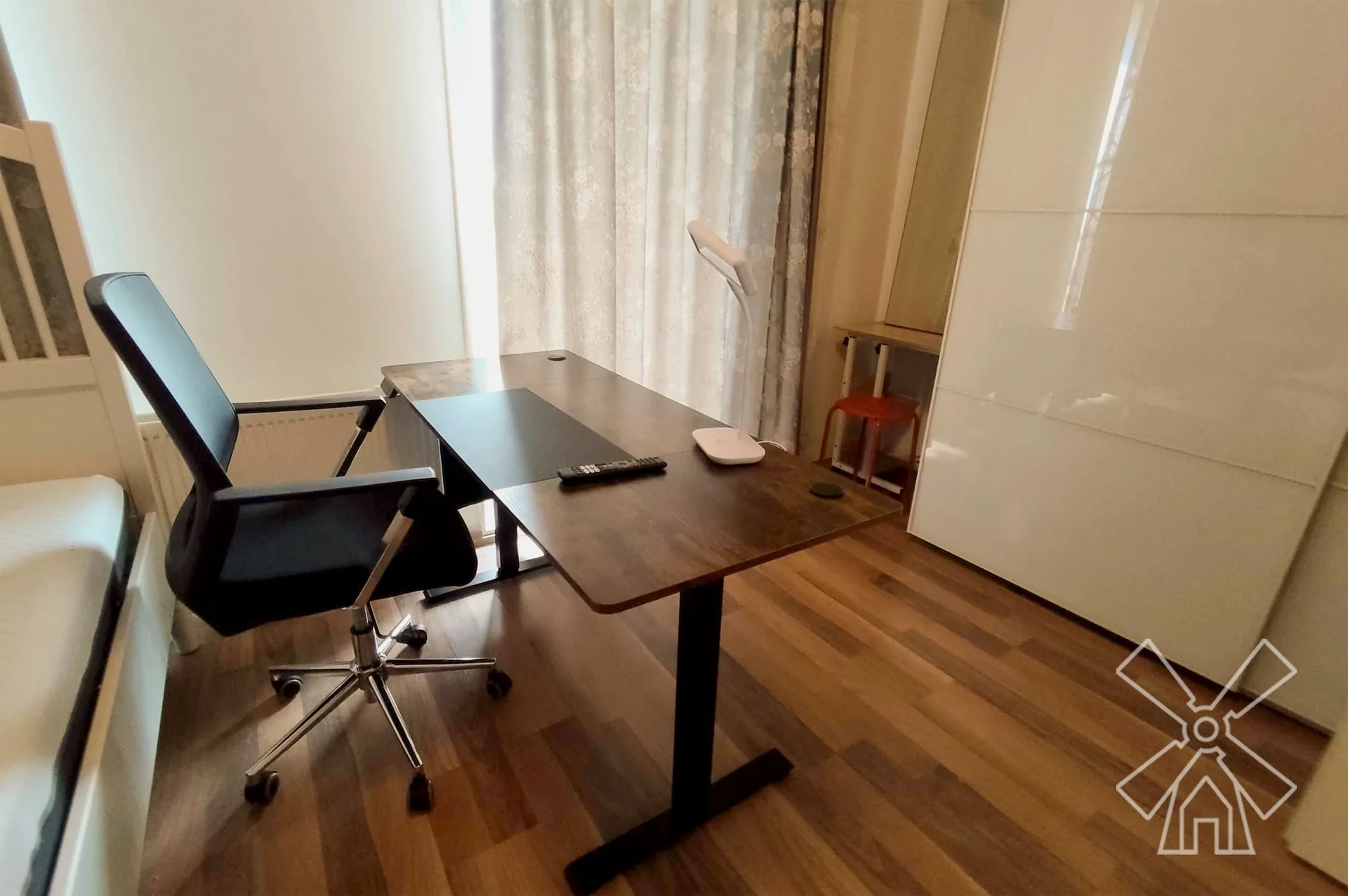 geblurde versie van de foto als achtergrond