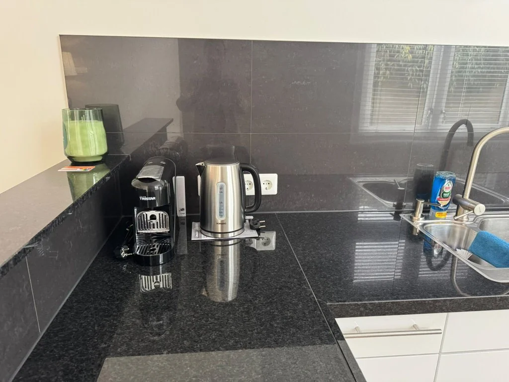 geblurde versie van de foto als achtergrond