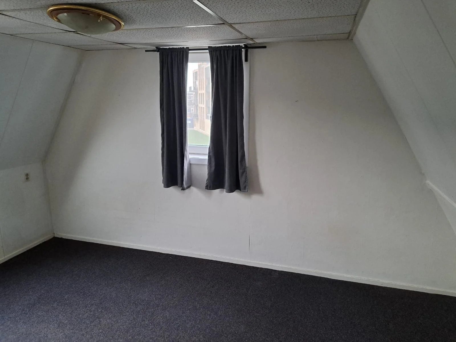 Foto van de Kamer gelegen aan de Diepenbrockstraat in Leeuwarden