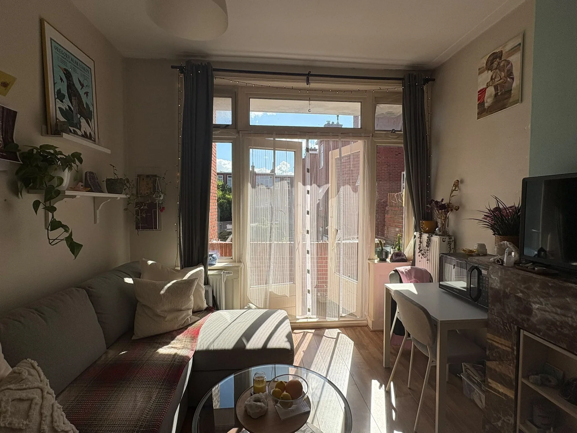 Foto van de Kamer gelegen aan de Van Hamelstraat in Groningen