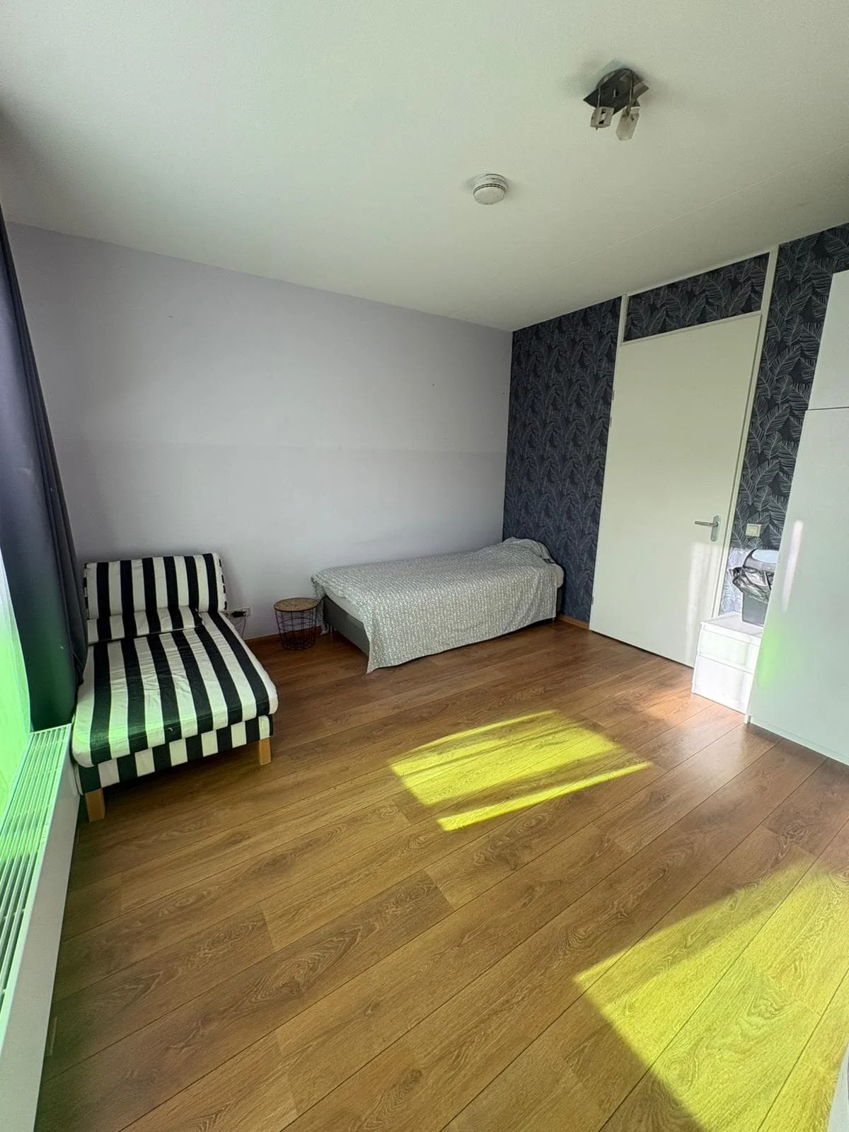 Foto van de Kamer gelegen aan de Bart Poesiatstraat in Amsterdam