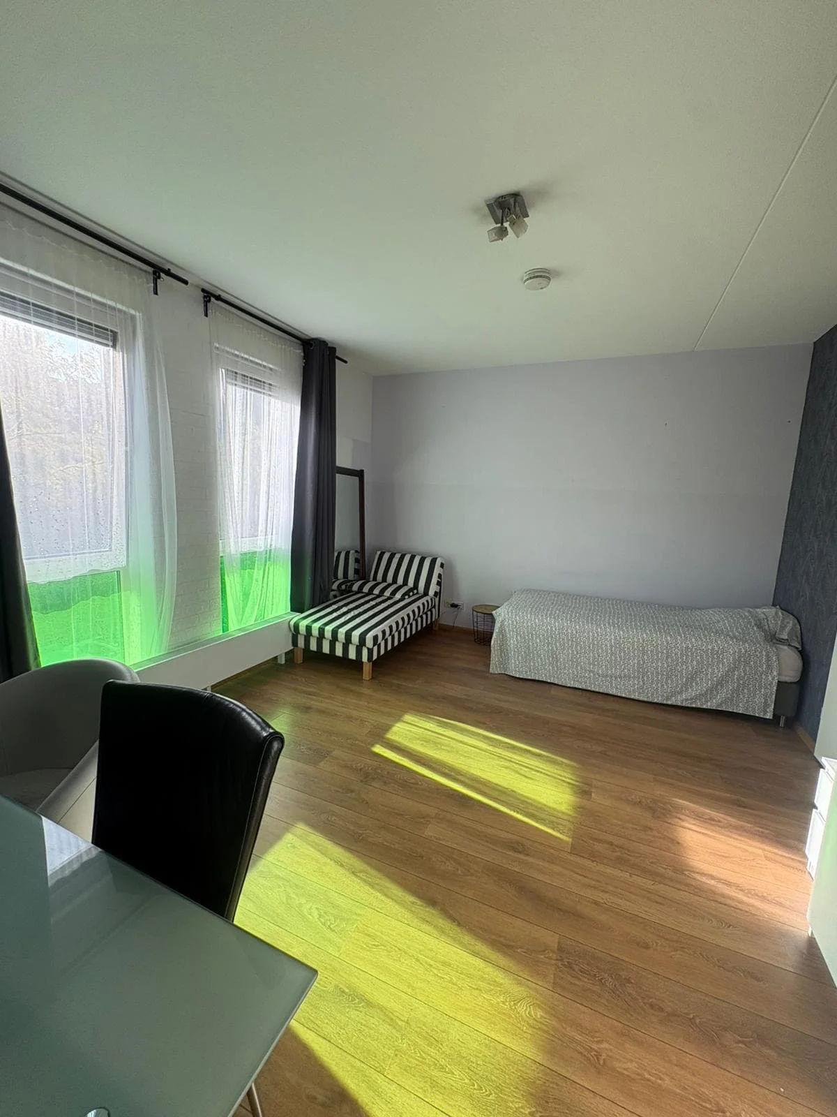 Foto van de Kamer gelegen aan de Bart Poesiatstraat in Amsterdam