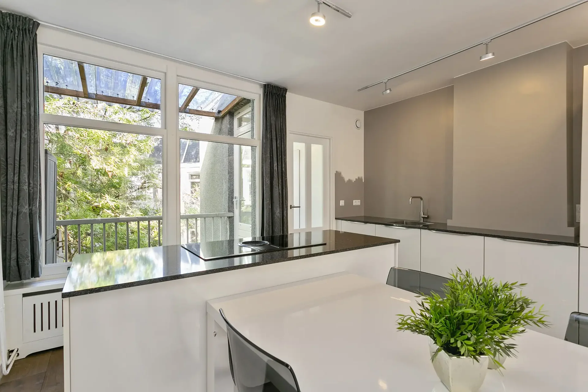 Foto van de Appartement gelegen aan de van Hogendorpstraat in Amsterdam